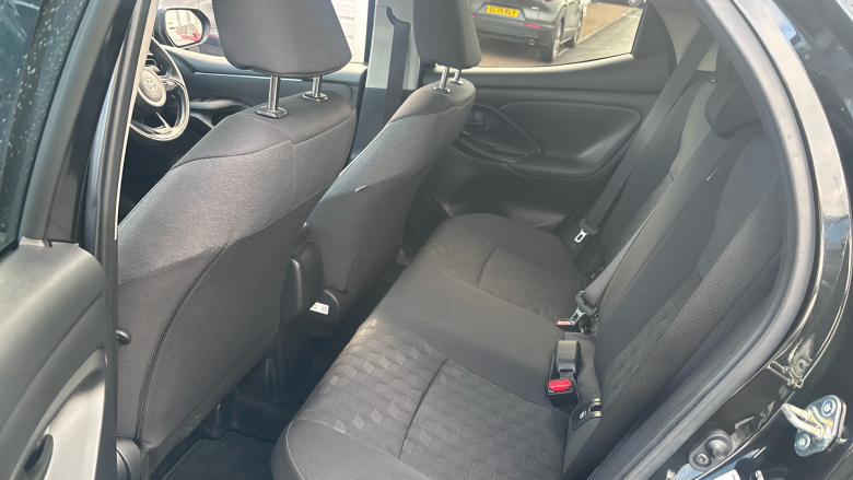 Toyota Yaris 1.5 Hybrid Design 5dr CVT Hybrid Hatchback